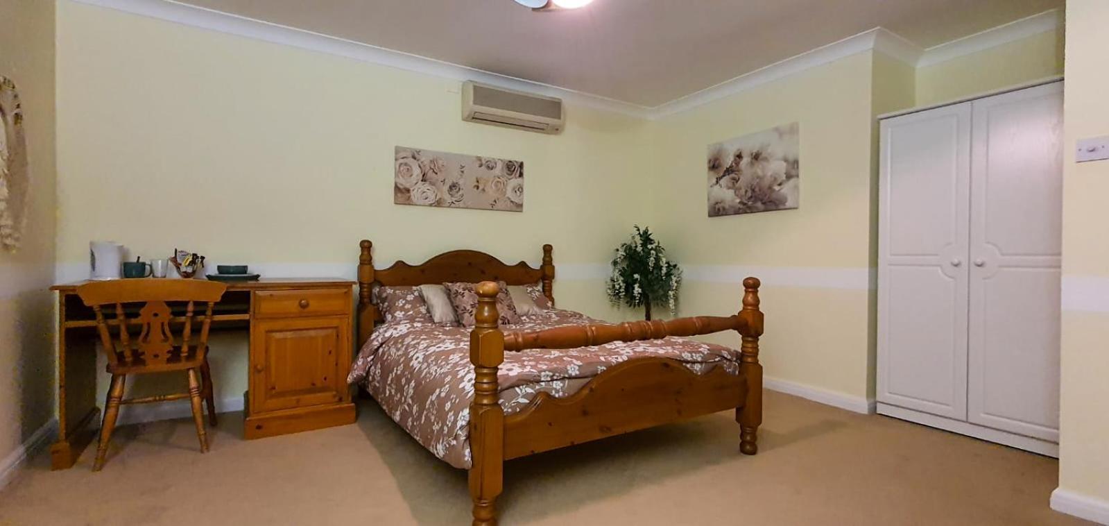 Old Slade Cottage - Train To London 30Mins, Heathrow 15Mins Away,Free Parking - En-Suit Rooms West Drayton  Extérieur photo